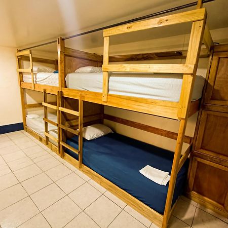 Hostal El Rio Леон Екстер'єр фото