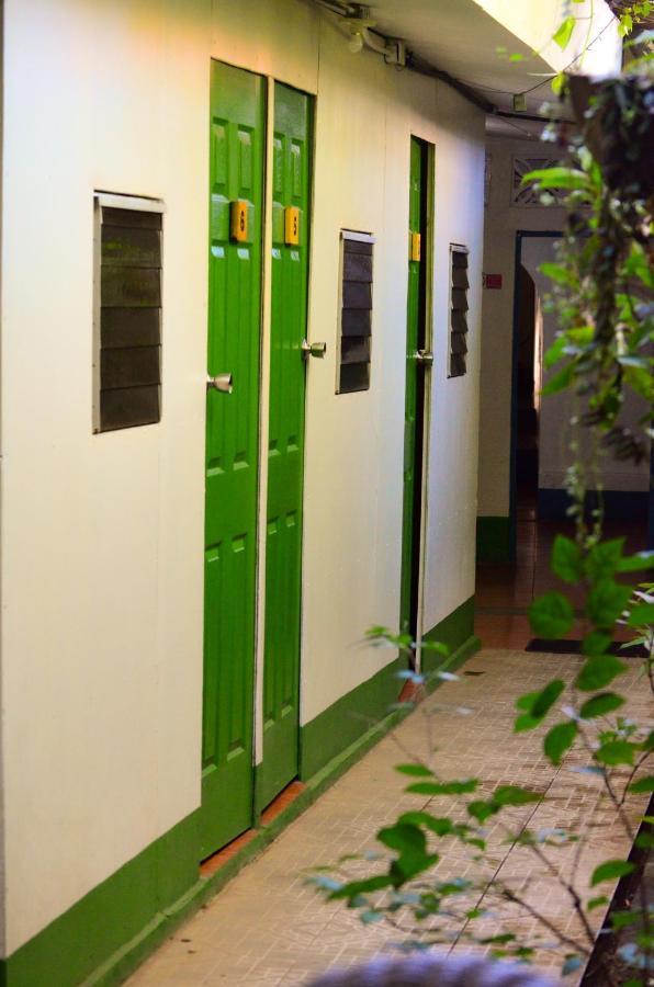 Hostal El Rio Леон Екстер'єр фото