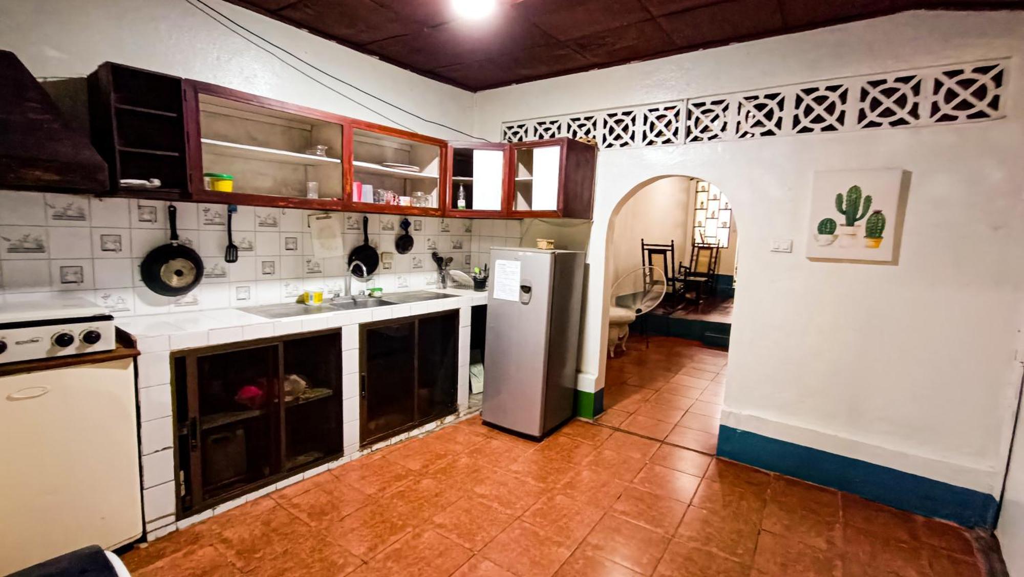 Hostal El Rio Леон Екстер'єр фото