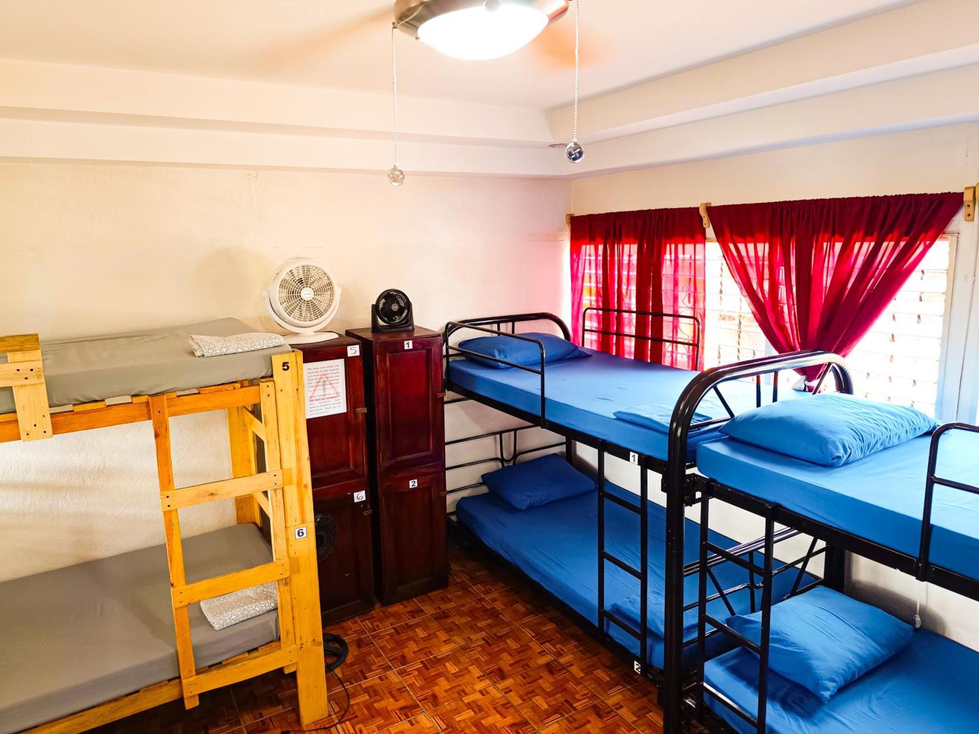 Hostal El Rio Леон Екстер'єр фото