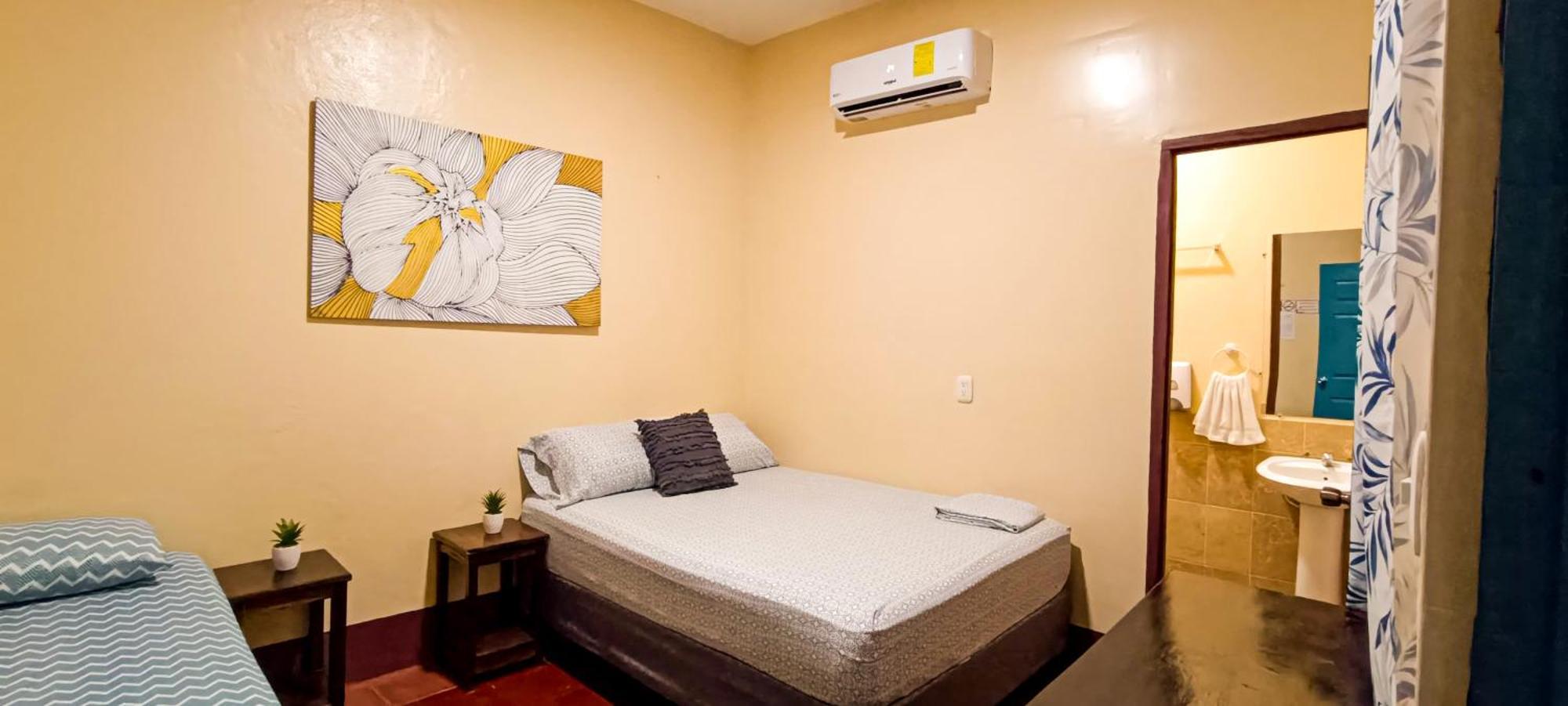 Hostal El Rio Леон Екстер'єр фото
