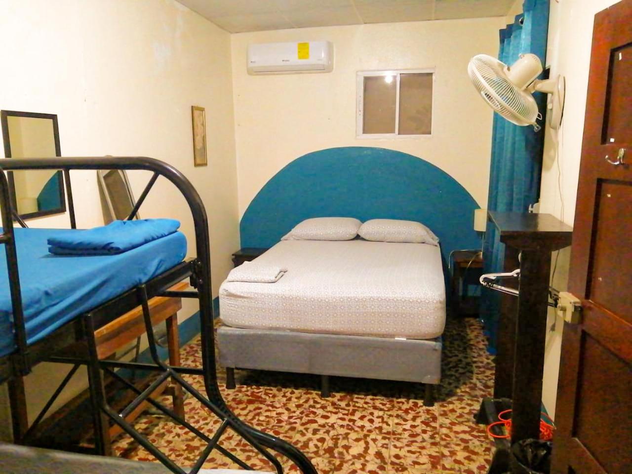 Hostal El Rio Леон Екстер'єр фото