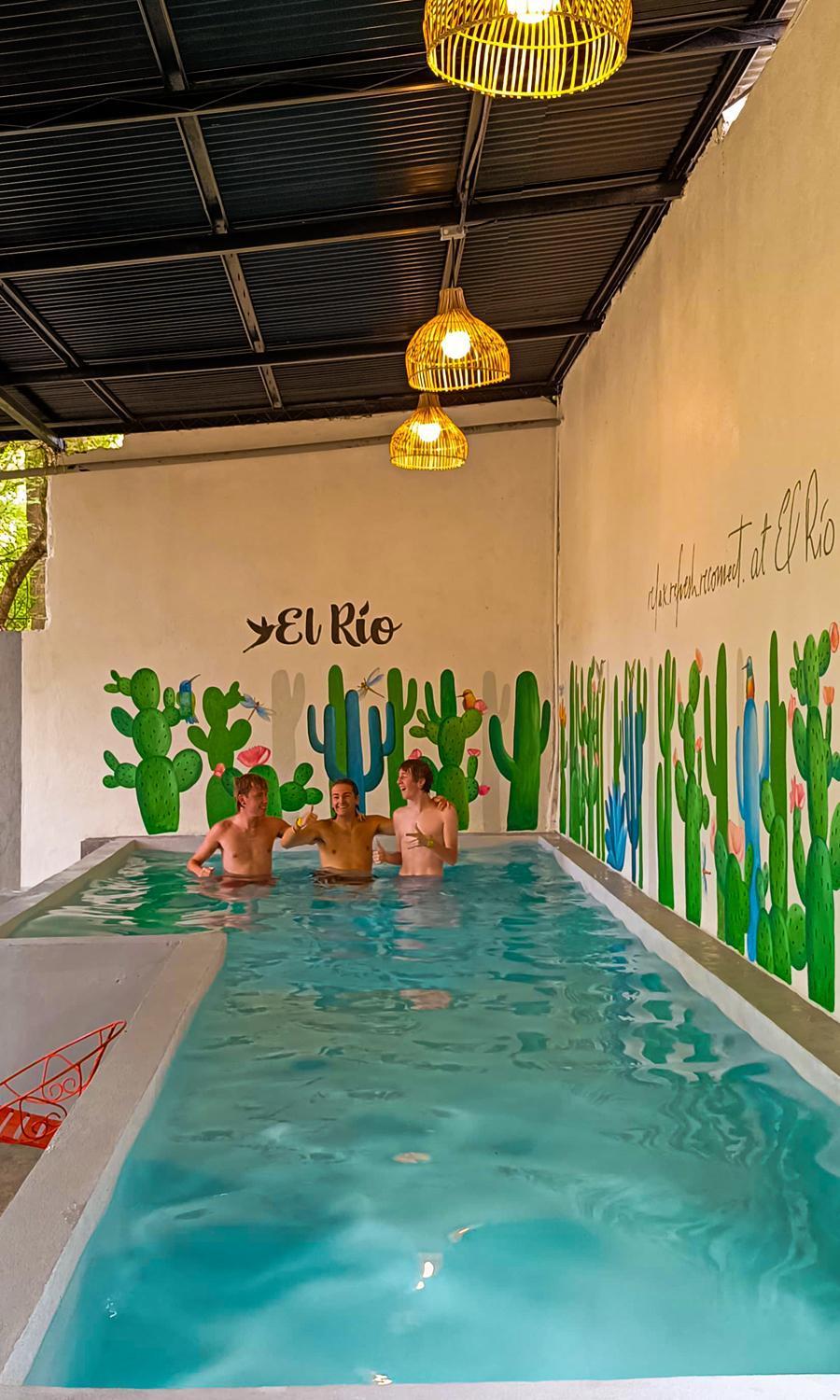 Hostal El Rio Леон Екстер'єр фото