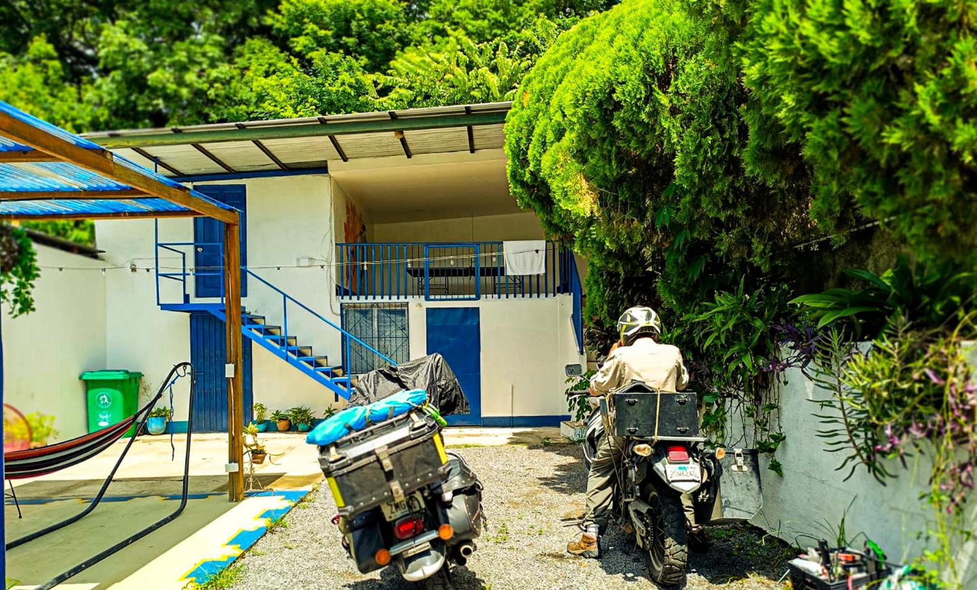 Hostal El Rio Леон Екстер'єр фото