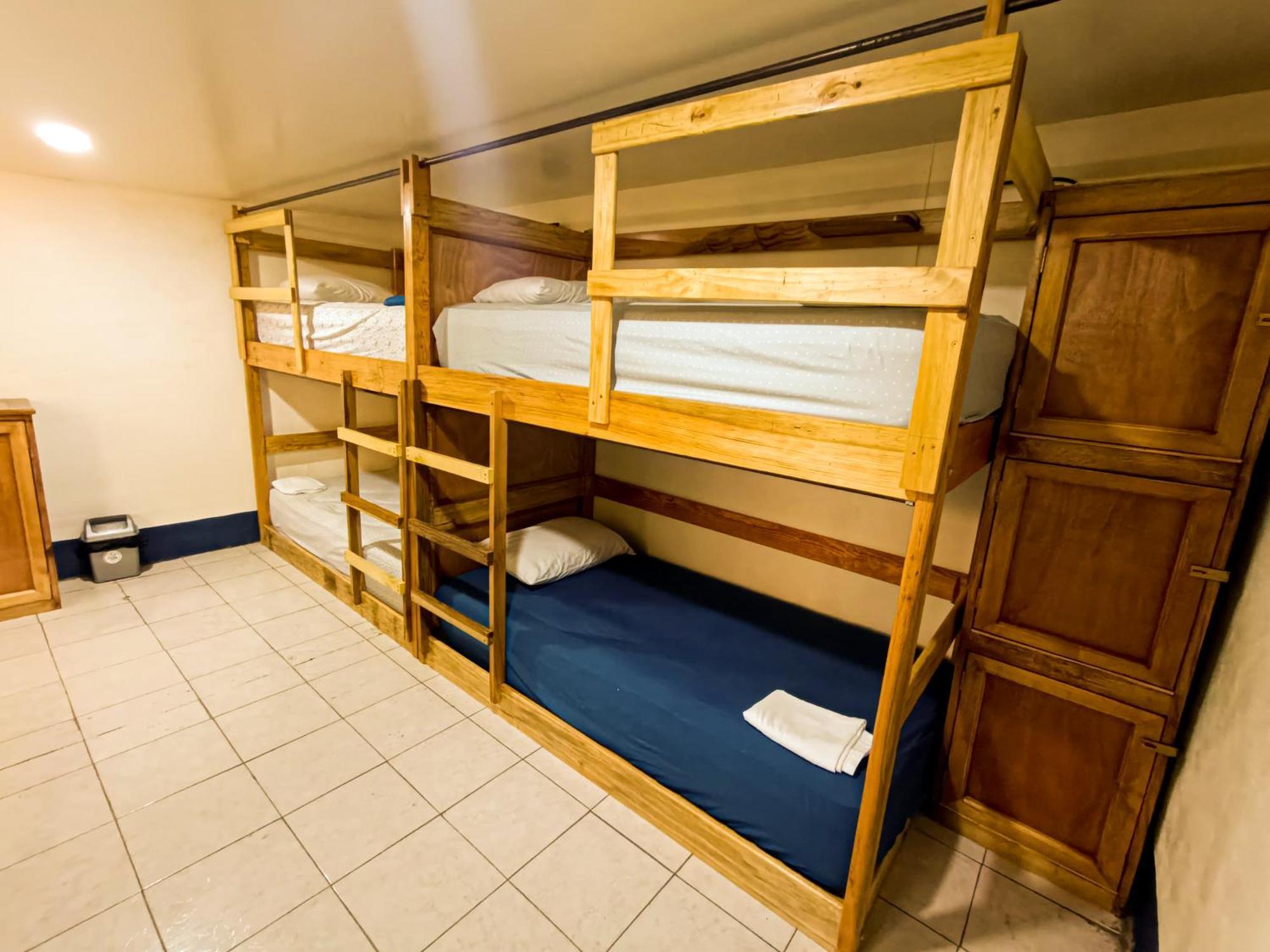 Hostal El Rio Леон Екстер'єр фото